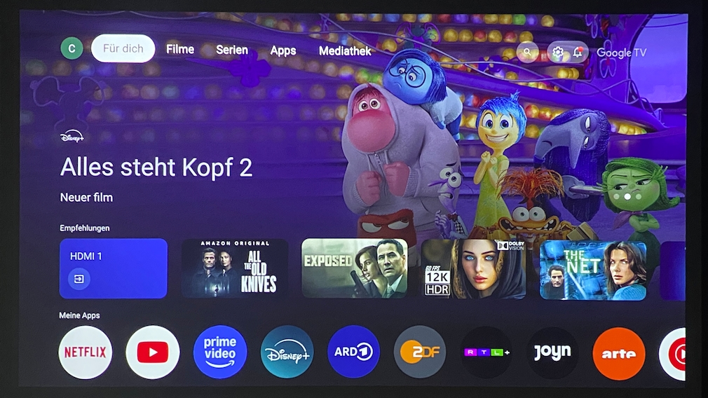 Dank Android Betriebssystem mit Google TV bietet der Xgimi MoGo 3 Pro umfangreiche Streaming-Möglichkeiten.