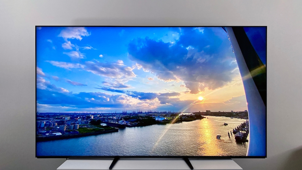 Der Sony Bravia 9 ist brillant wie kein anderer Fernseher, mit extrem hohem Kontrast und hervorragenden Farben.